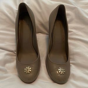 Tory Burch wedge heels on grey